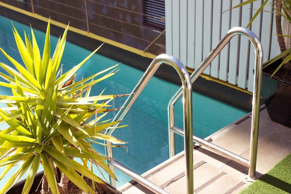 阿德菲酒店 墨尔本 外观 照片 A pool ladder