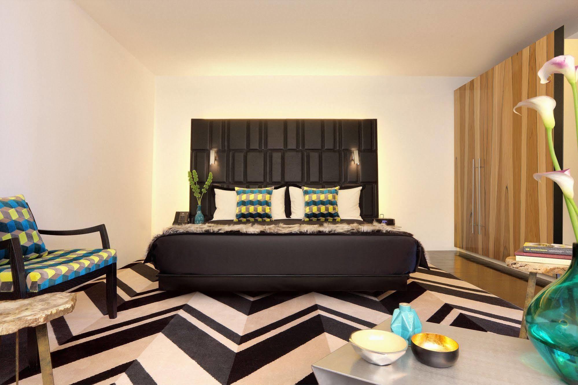 阿德菲酒店 墨尔本 外观 照片 A room at the hotel